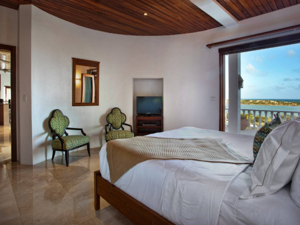 Luxury Vacation Estate with 22 Bedrooms in Dominican Republic