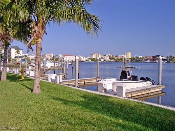 Luxury Vacation Rental in Naples: Your Tropical Escape