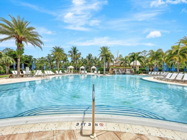 Spacious Naples Home with Pool, Fitness Center & Beach Access