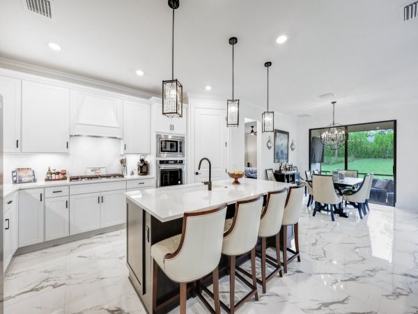 Spacious Naples Home with Pool, Fitness Center & Beach Access