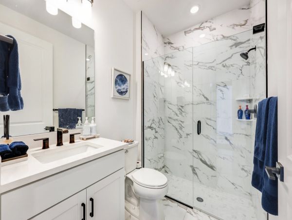 Spacious Naples Home with Pool, Fitness Center & Beach Access