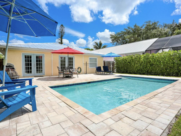Naples Park Luxury Vacation Pool Home