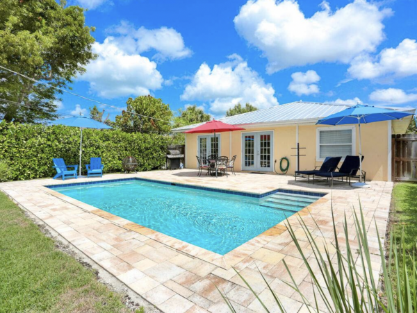 Naples Park Luxury Vacation Pool Home