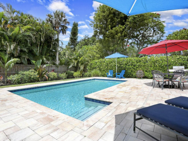 Naples Park Luxury Vacation Pool Home