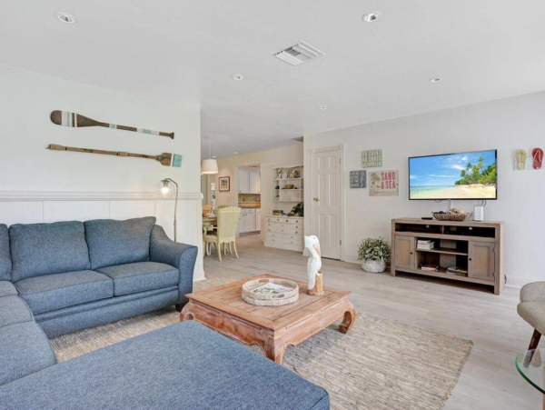 Naples Park Luxury Vacation Pool Home