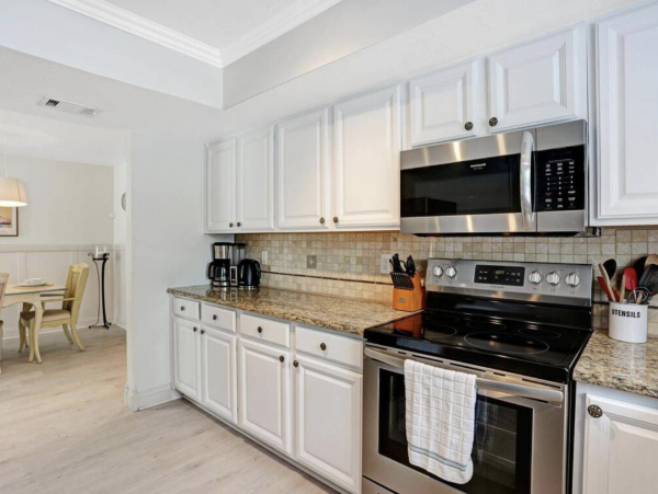 Naples Park Luxury Vacation Pool Home