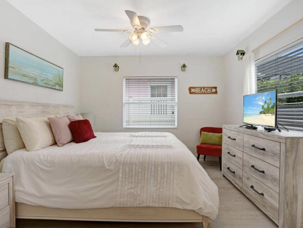 Naples Park Luxury Vacation Pool Home