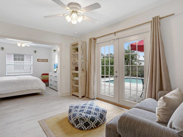 Naples Park Luxury Vacation Pool Home