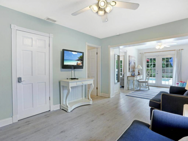 Naples Park Luxury Vacation Pool Home