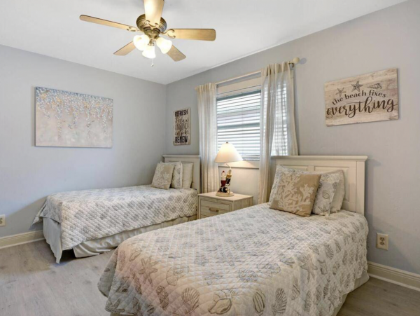 Naples Park Luxury Vacation Pool Home