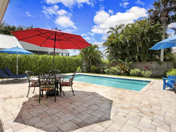 Naples Park Luxury Vacation Pool Home