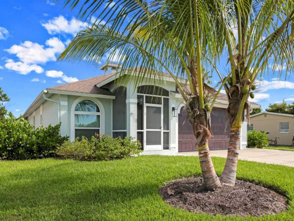 Dream Vacation Home with 3 Bedrooms & Private Pool