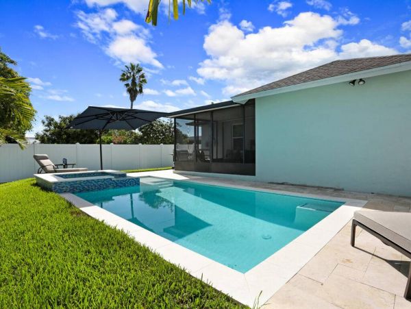 Dream Vacation Home with 3 Bedrooms & Private Pool