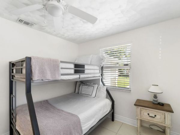 Charming Vacation Rental in North Naples Near the Beach