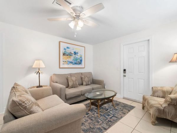 Charming Vacation Rental in North Naples Near the Beach