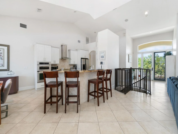 Bayfront Vacation Home with 5 Bedrooms & Pool