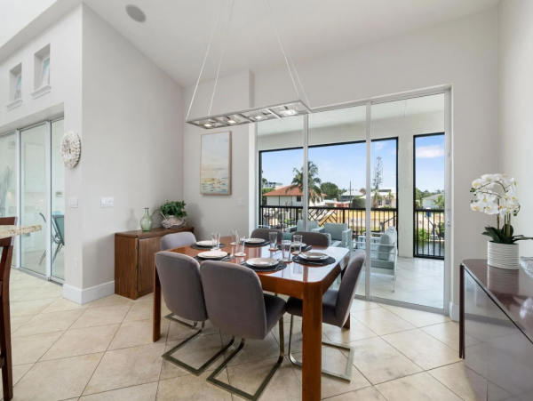 Bayfront Vacation Home with 5 Bedrooms & Pool