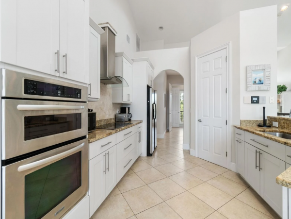 Bayfront Vacation Home with 5 Bedrooms & Pool