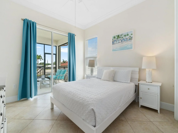 Bayfront Vacation Home with 5 Bedrooms & Pool