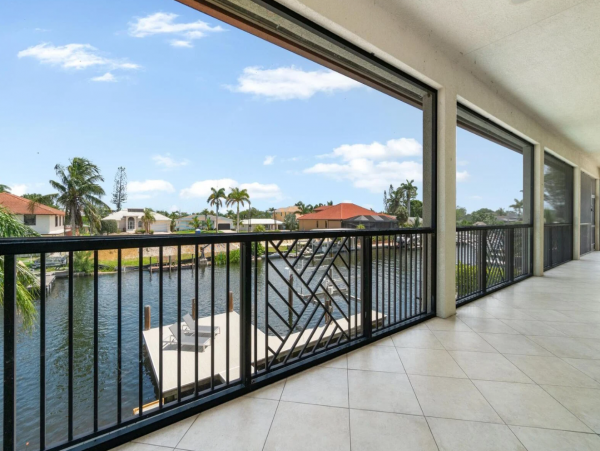 Bayfront Vacation Home with 5 Bedrooms & Pool