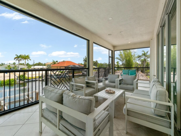 Bayfront Vacation Home with 5 Bedrooms & Pool