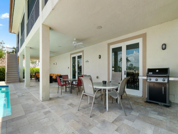 Bayfront Vacation Home with 5 Bedrooms & Pool