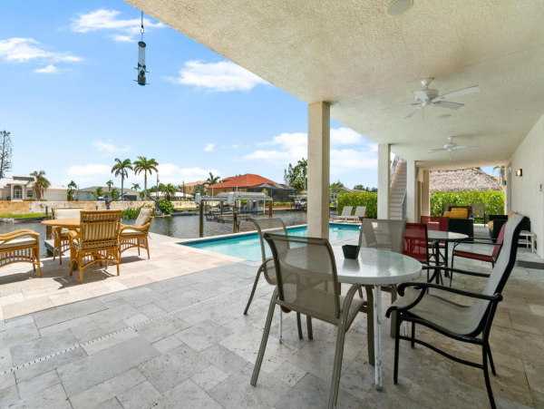 Bayfront Vacation Home with 5 Bedrooms & Pool