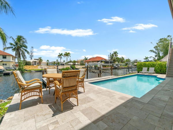 Bayfront Vacation Home with 5 Bedrooms & Pool