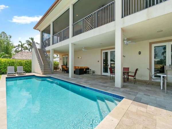 Bayfront Vacation Home with 5 Bedrooms & Pool