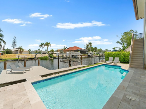 Bayfront Vacation Home with 5 Bedrooms & Pool