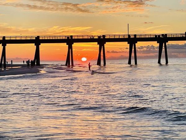 Waterfront Six Bedroom Vacation Home in Navarre Beach