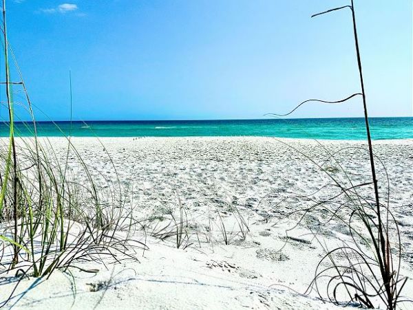 Waterfront Six Bedroom Vacation Home in Navarre Beach