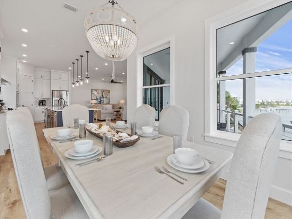 Waterfront Six Bedroom Vacation Home in Navarre Beach