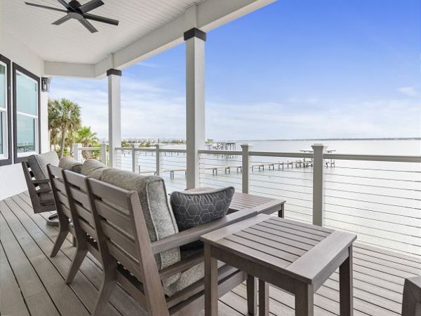 Waterfront Six Bedroom Vacation Home in Navarre Beach