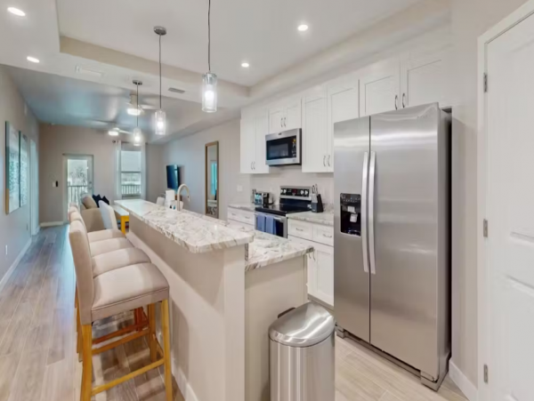 Canal-front Vacation 2 Bedroom Condo in Cape Coral