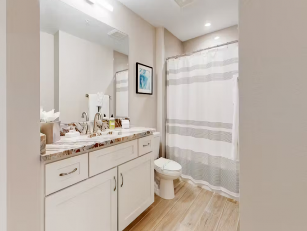 Canal-front Vacation 2 Bedroom Condo in Cape Coral