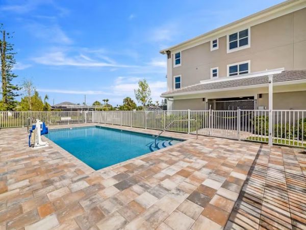 Cape Coral Canal Front Two Bedroom Vacation Condo