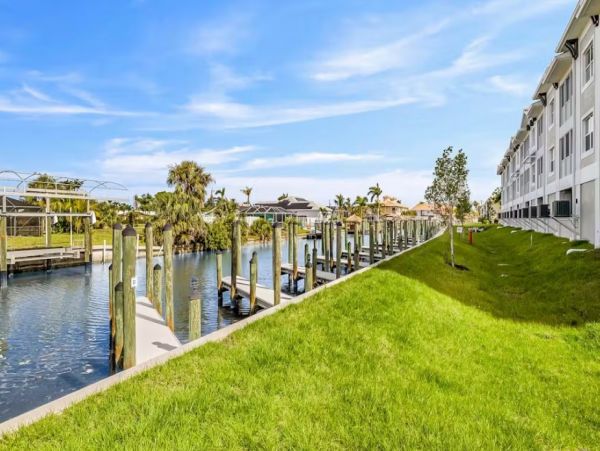 Cape Coral Canal Front Two Bedroom Vacation Condo