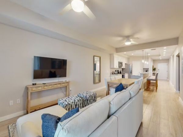 Cape Coral Canal Front Two Bedroom Vacation Condo