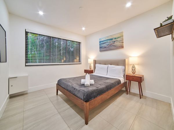 Lakefront Miami Beach Villa with Pool, 10 Mins to Beach