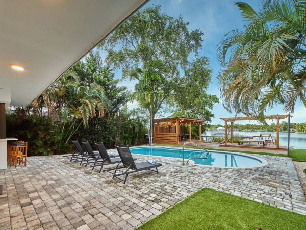 Lakefront Miami Beach Villa with Pool, 10 Mins to Beach