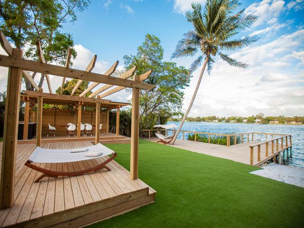Lakefront Miami Beach Villa with Pool, 10 Mins to Beach