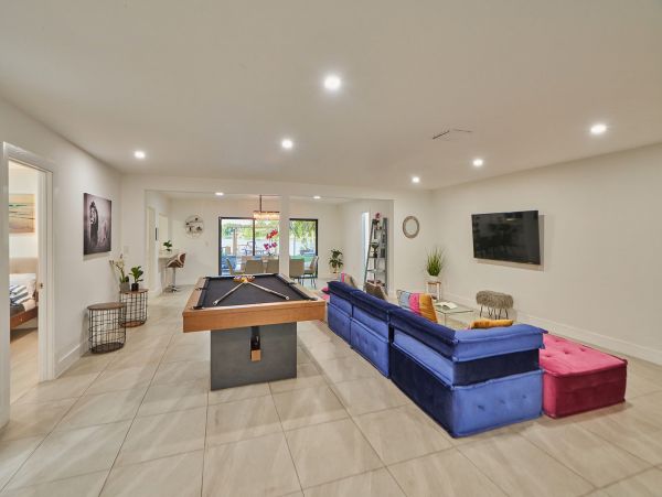 Lakefront Miami Beach Villa with Pool, 10 Mins to Beach