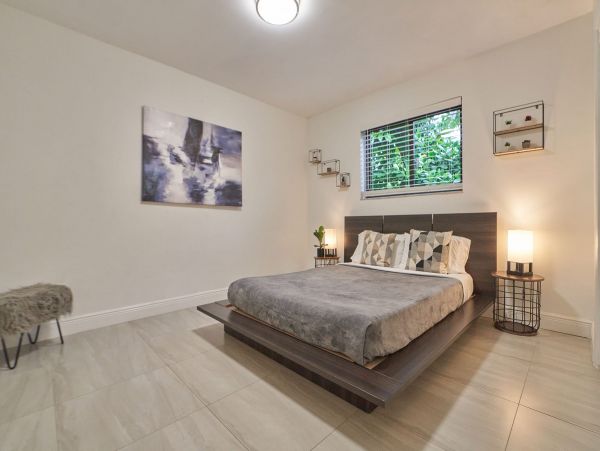 Lakefront Miami Beach Villa with Pool, 10 Mins to Beach