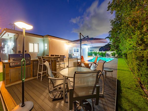 Four Bedroom Hollywood Modern Vacation Rental Private Pool