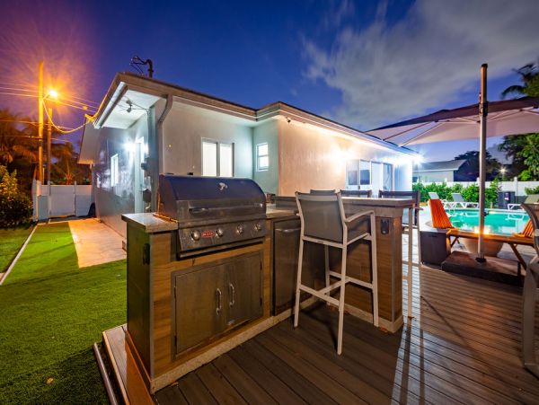 Four Bedroom Hollywood Modern Vacation Rental Private Pool