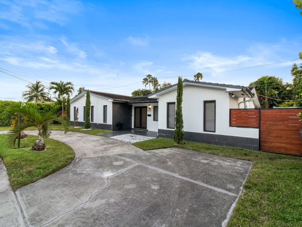 Posh Five Bedroom Pool Home in Miami