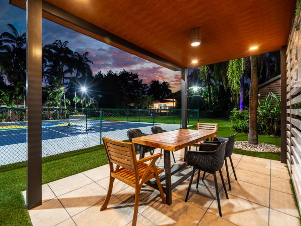 Gorgeous Vacation Rental with 5 Bedrooms & Pool