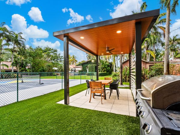 Gorgeous Vacation Rental with 5 Bedrooms & Pool