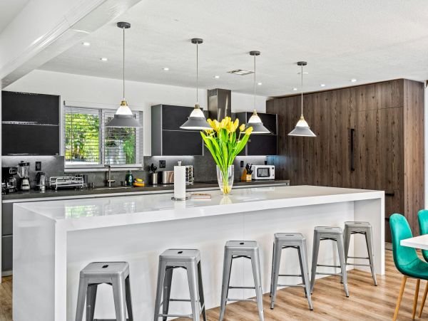 Gorgeous Vacation Rental with 5 Bedrooms & Pool